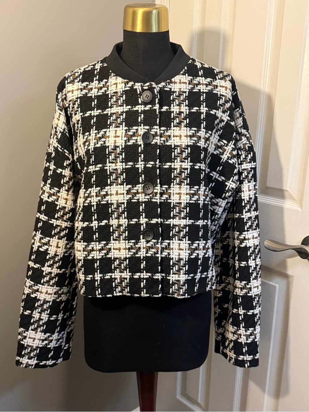 Vici Women’s Plaid Cropped Jacket XL Black White Button Front Textured Shacket